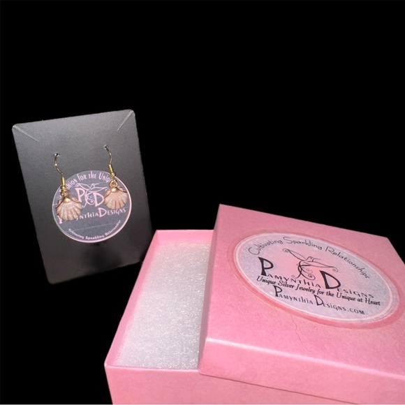 White Clam Shell Wire Hook Earrings in Gold Tone - Picture 4 of 4